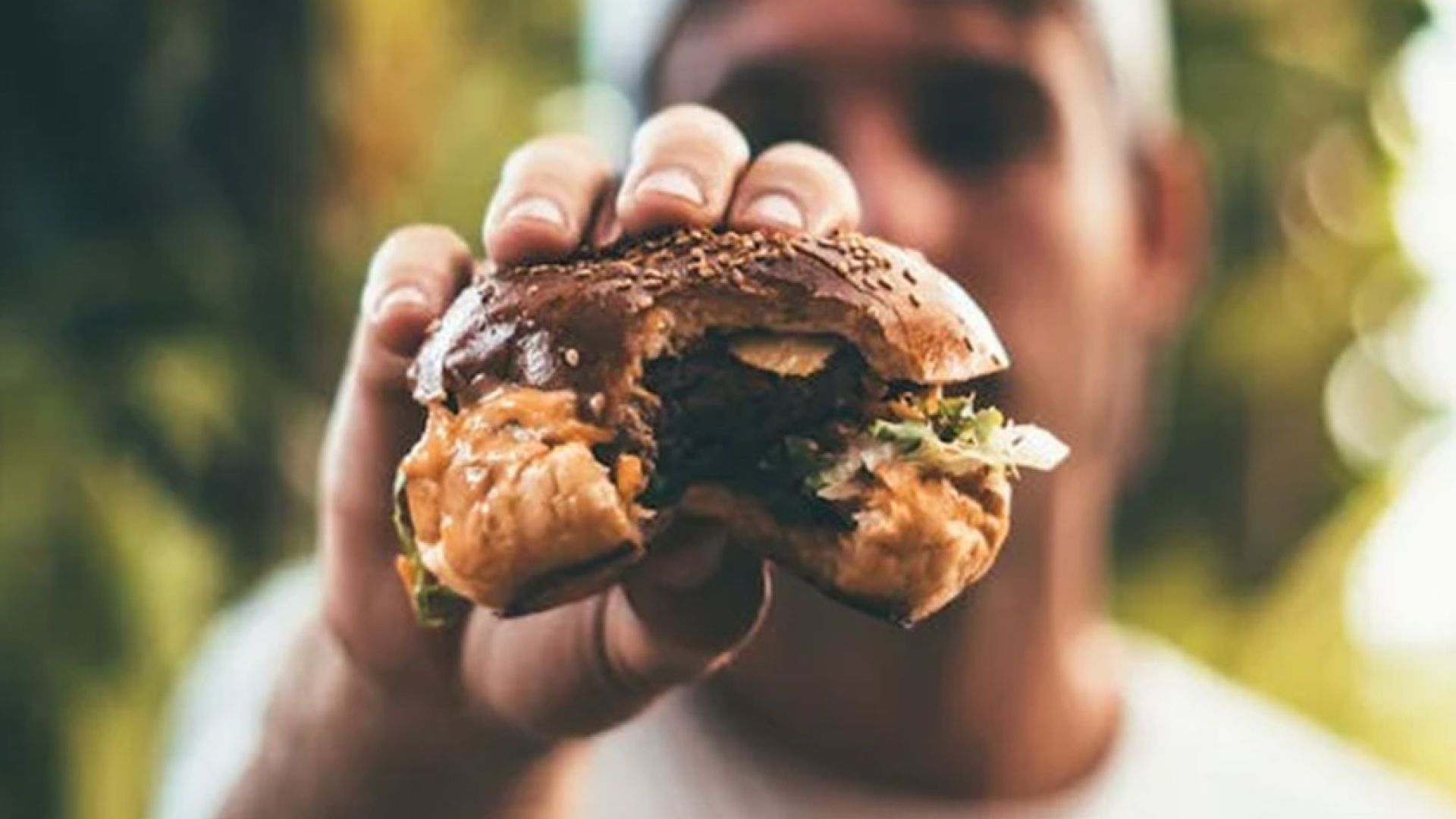 Herbruikbare bekers en cateringmateriaal voor duurzame zomerfestivals